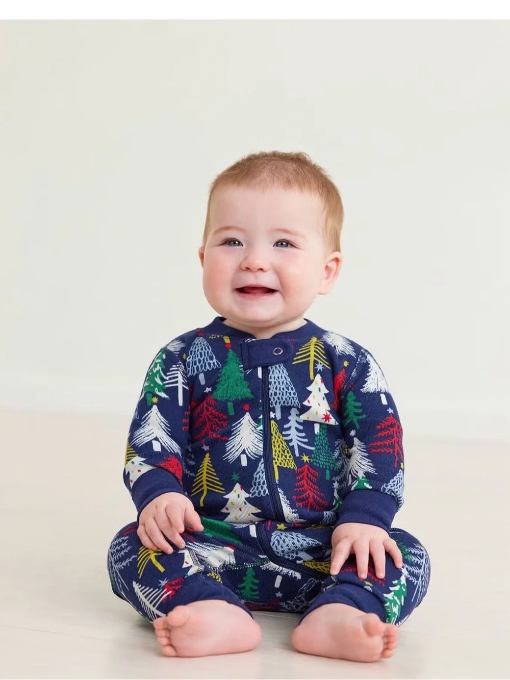 Hanna Andersson Navy Holiday Tree Print Zip Pajamas one piece play set